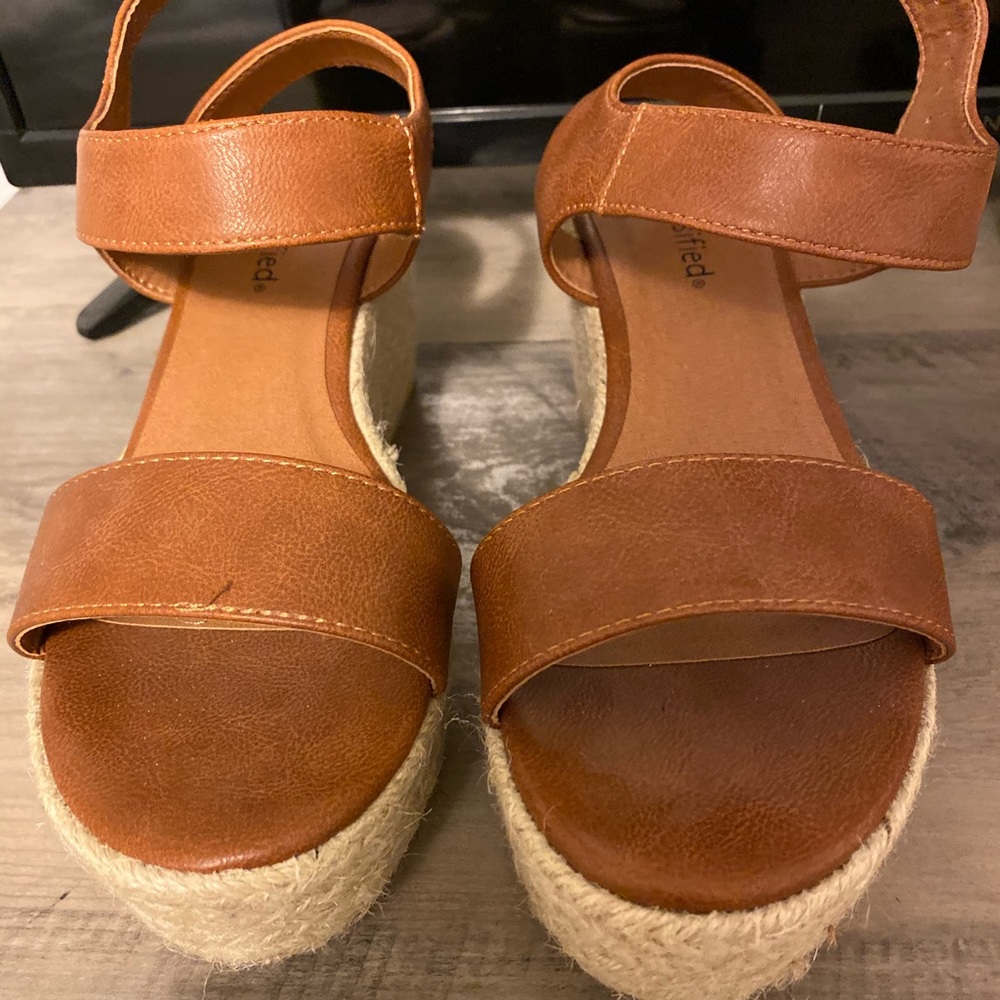City classified brown espadrille wedges